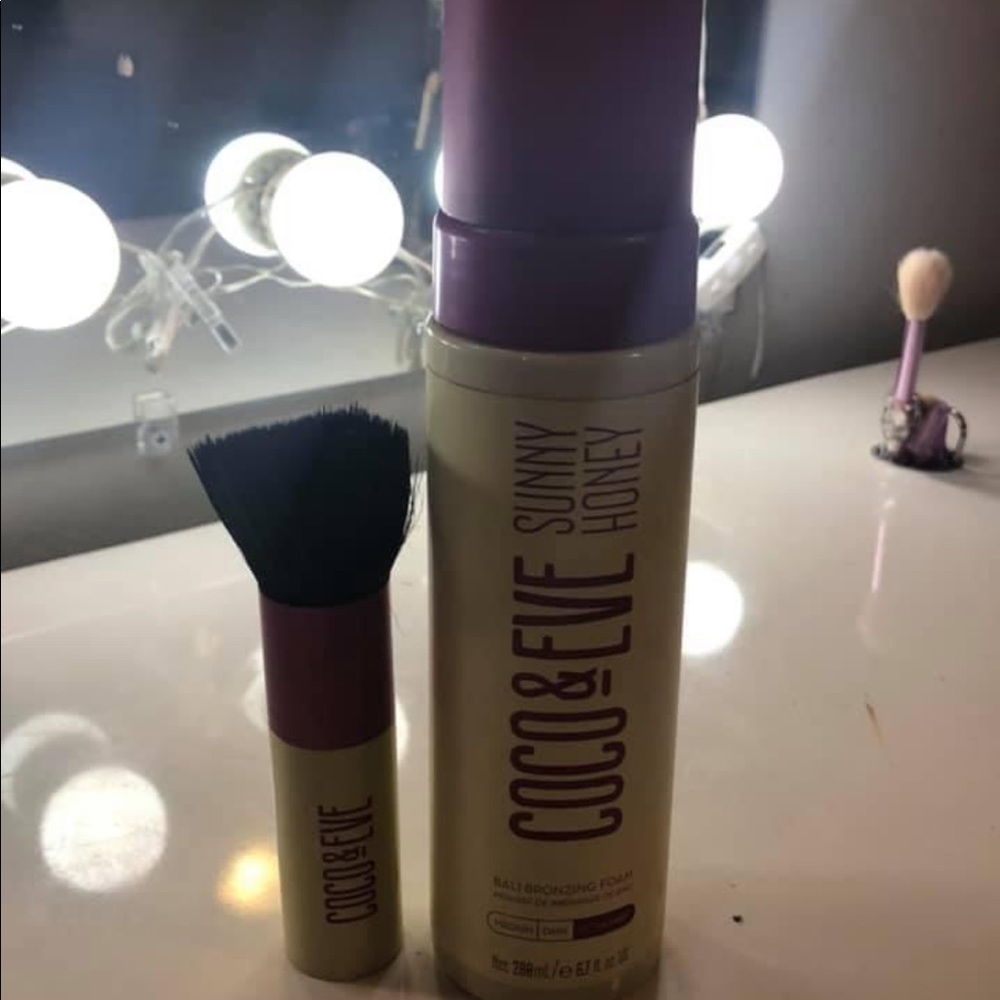 Coco & Eve ultra dark self tanner & brush